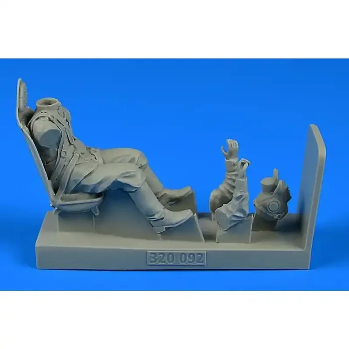 Soviética la Segunda Guerra Mundial piloto para Mikoyan MiG-3 con asiento (diseñado para ser utilizado con los kits de trompetis