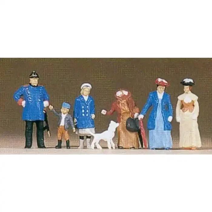 Transeúntes y policía